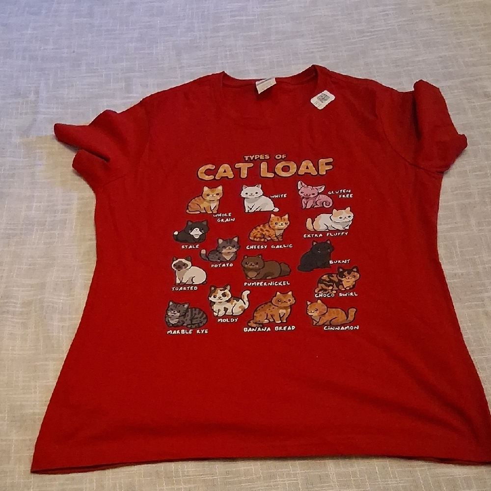 Red Cat Loaf Graphic T-Shirt
